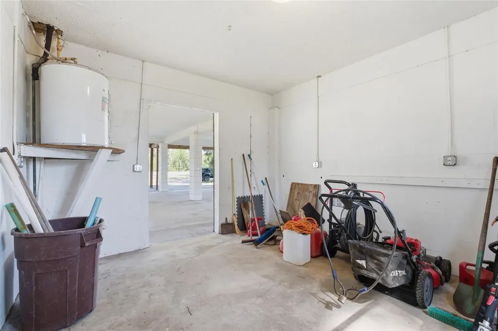 8221 Riverside Dr NE St Petersburg FL 33702