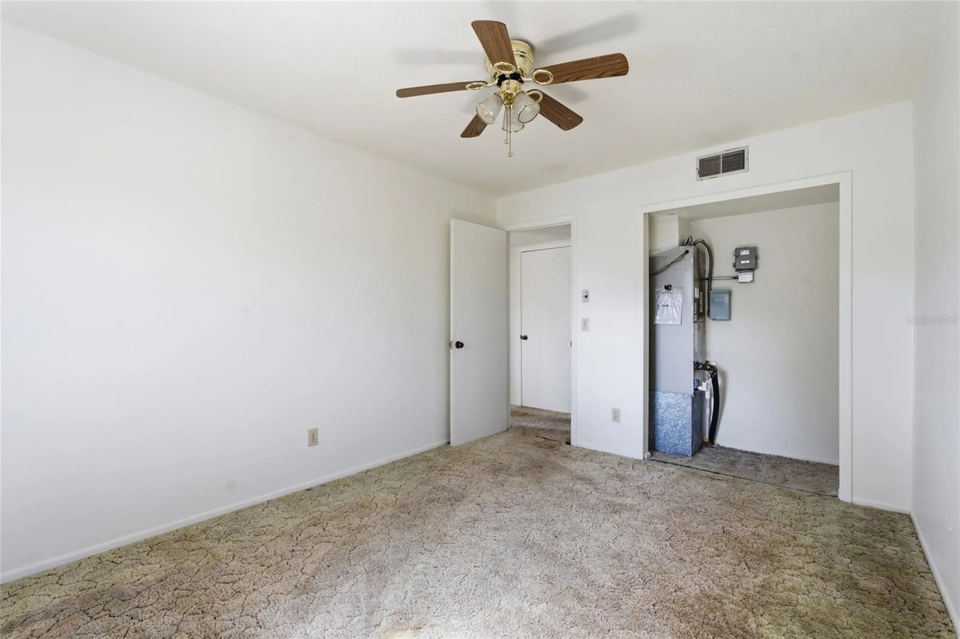 8221 Riverside Dr NE St Petersburg FL 33702