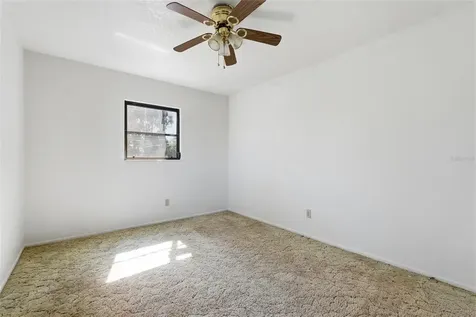 8221 Riverside Dr NE St Petersburg FL 33702