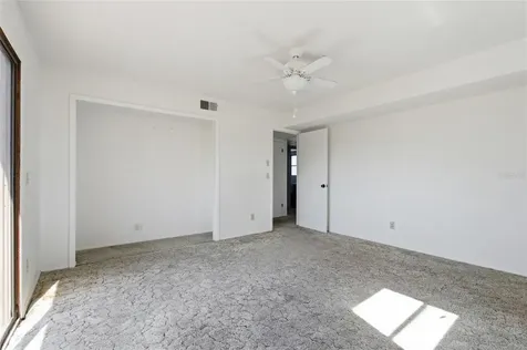 8221 Riverside Dr NE St Petersburg FL 33702