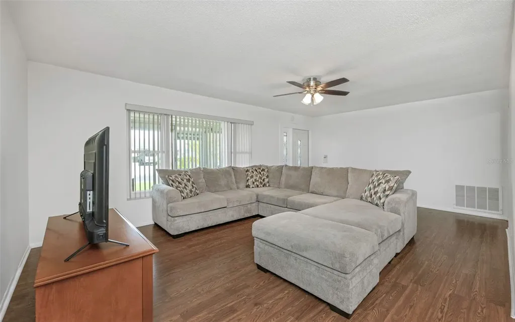 3627 100th Place N Pinellas Park FL 33782
