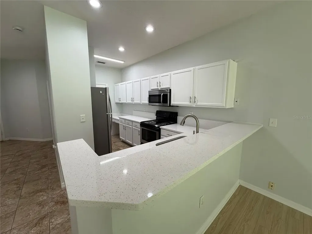 8118 Stone Path Way Tampa FL 33647