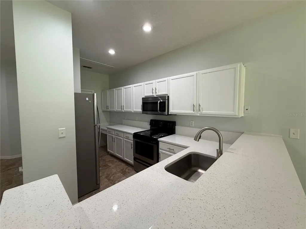 8118 Stone Path Way Tampa FL 33647