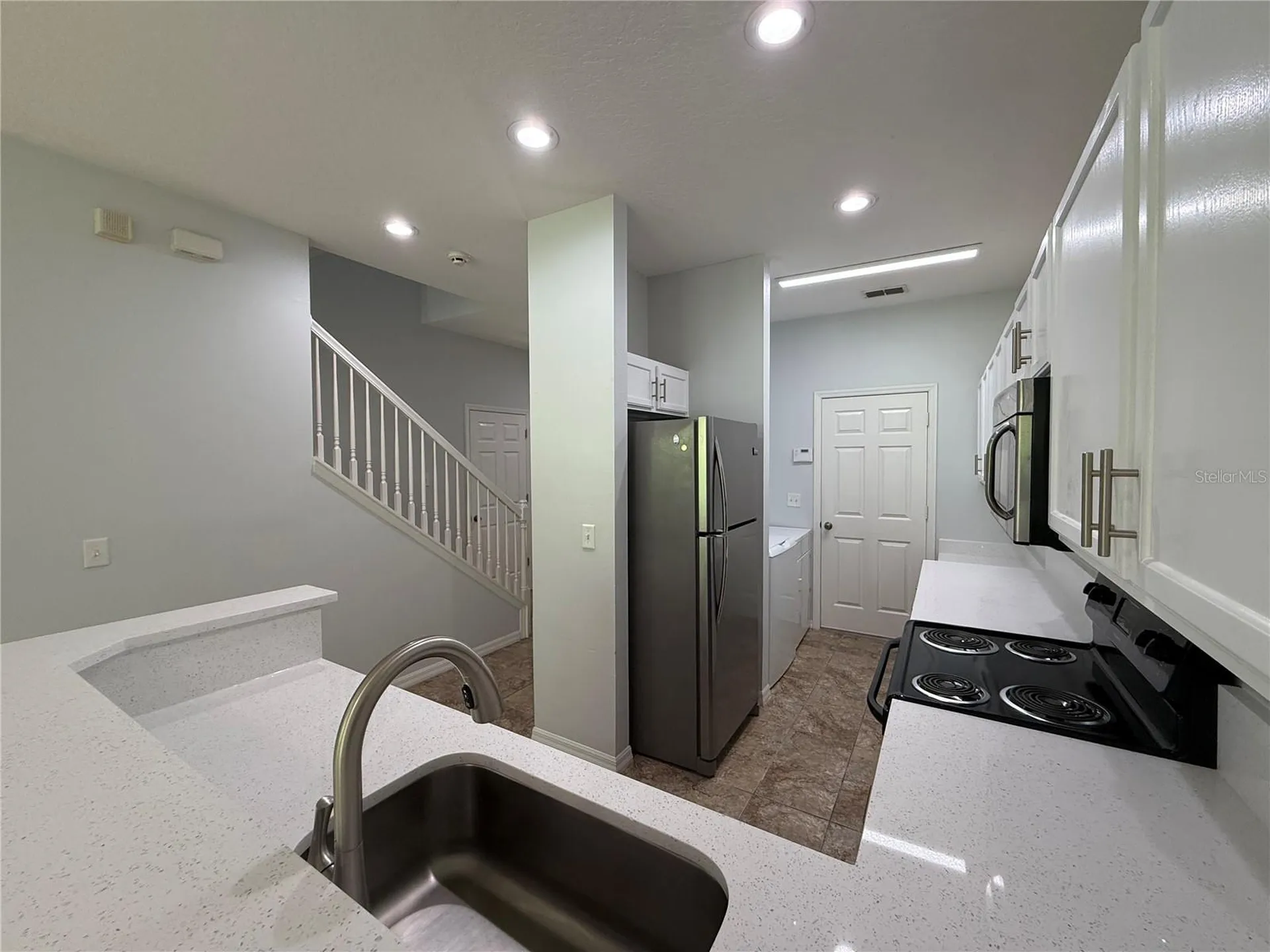 8118 Stone Path Way Tampa FL 33647