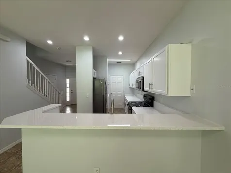 8118 Stone Path Way Tampa FL 33647