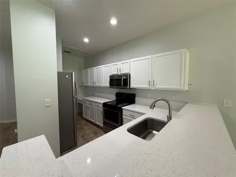 8118 Stone Path Way Tampa FL 33647