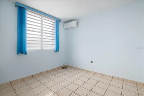 200-5 Calle C/529 Carolina PR 00987