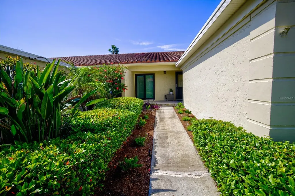 10134 Regal Drive Largo FL 33774