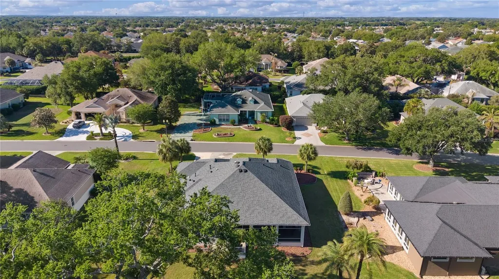 8715 SE 176th Lowndes Place The Villages FL 32162