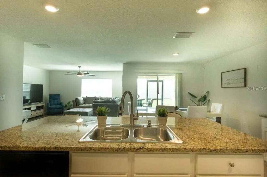 8687 SW 49 Ocala FL 34476