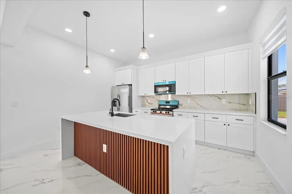 2116 NE 10th Avenue Cape Coral FL 33909