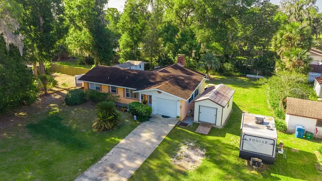 1126 Stevens Avenue Deland FL 32720