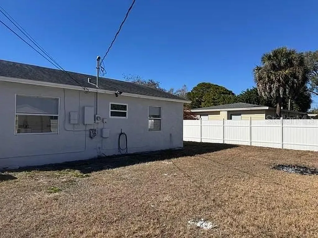 7101 15th Street N St Petersburg FL 33702