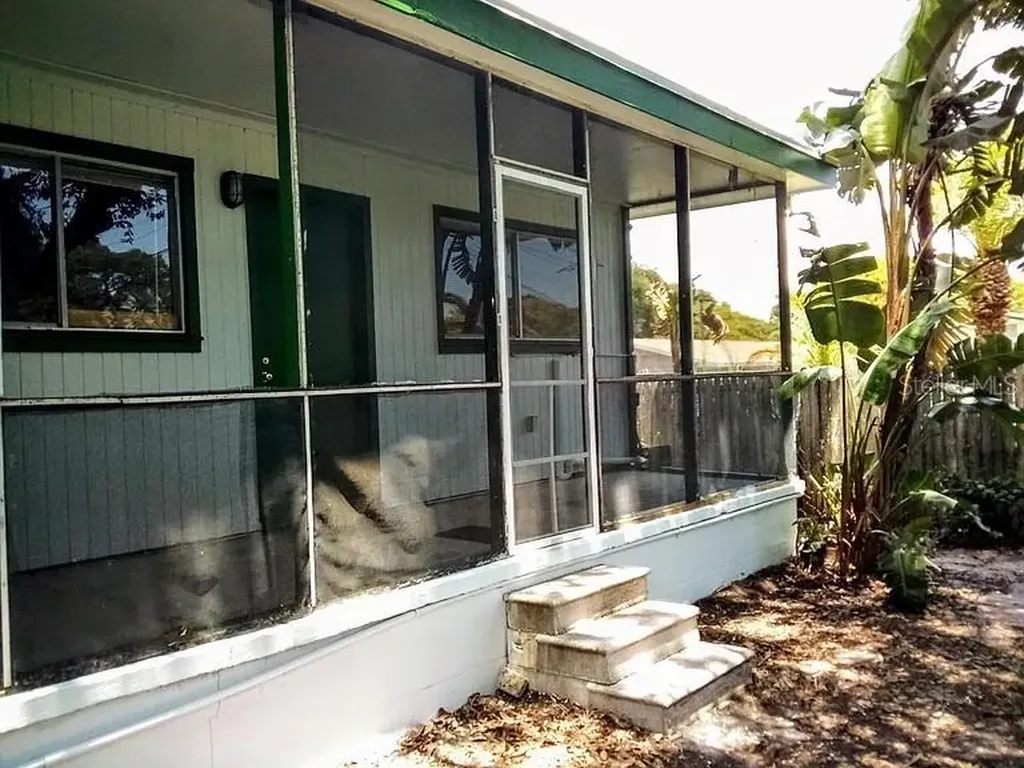 10530 68th Avenue Seminole FL 33772