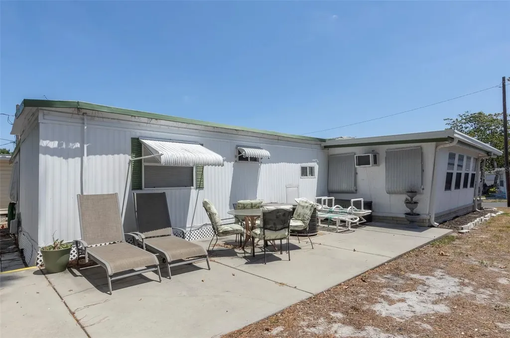 4368 72nd Way N St Petersburg FL 33709