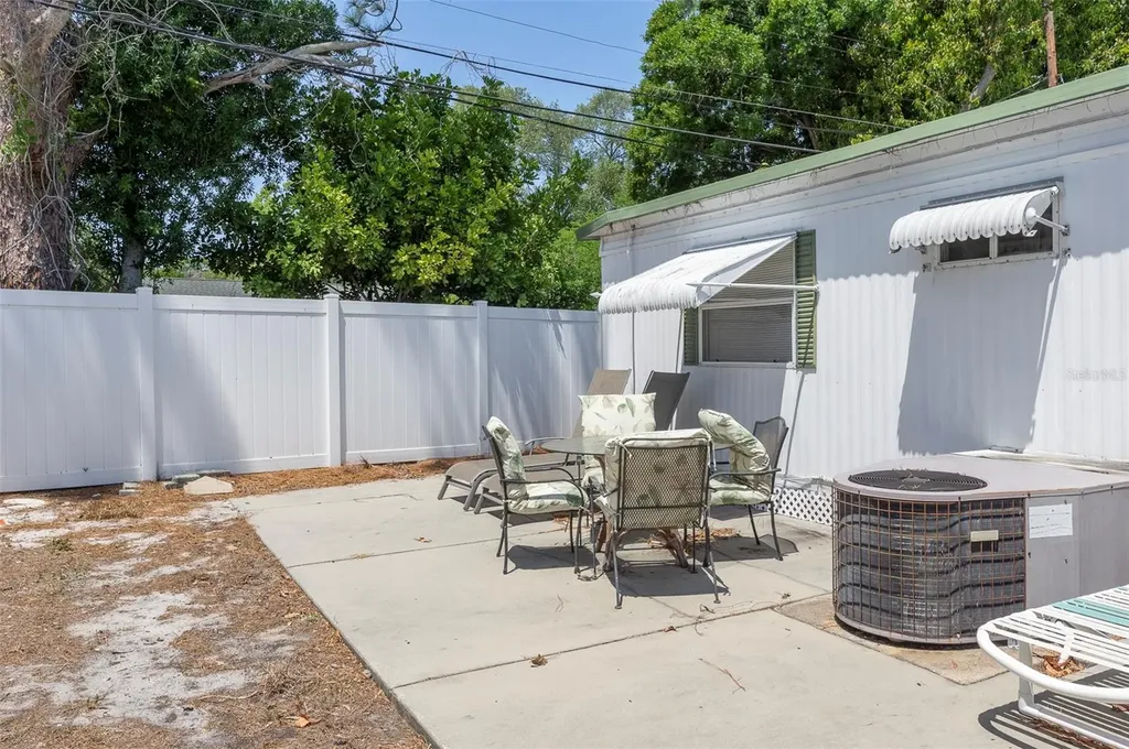 4368 72nd Way N St Petersburg FL 33709