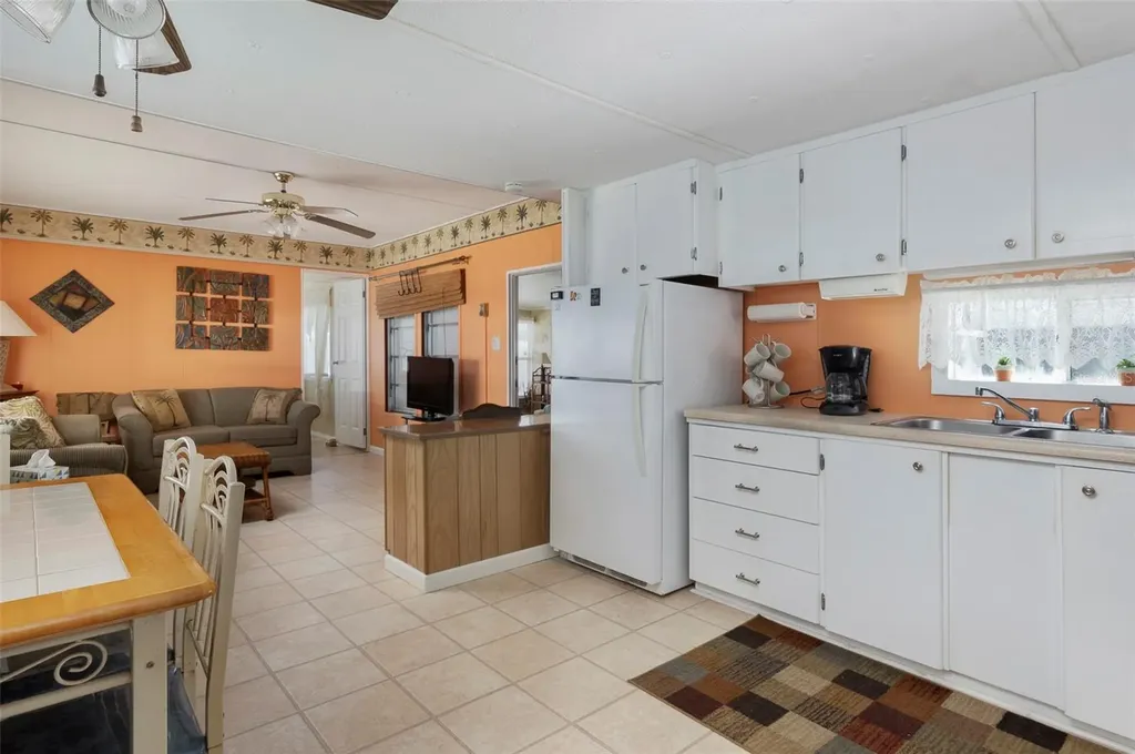 4368 72nd Way N St Petersburg FL 33709