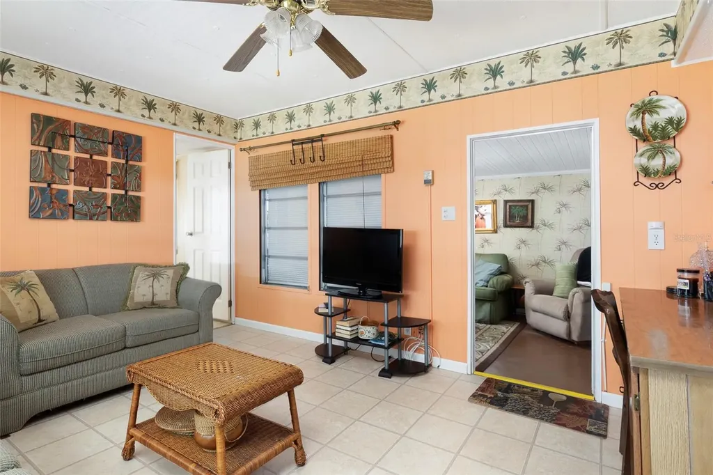 4368 72nd Way N St Petersburg FL 33709