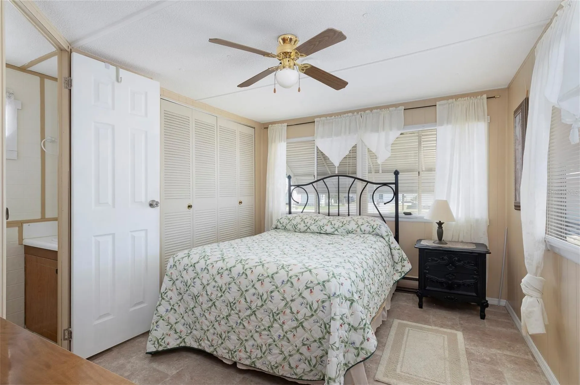 4368 72nd Way N St Petersburg FL 33709