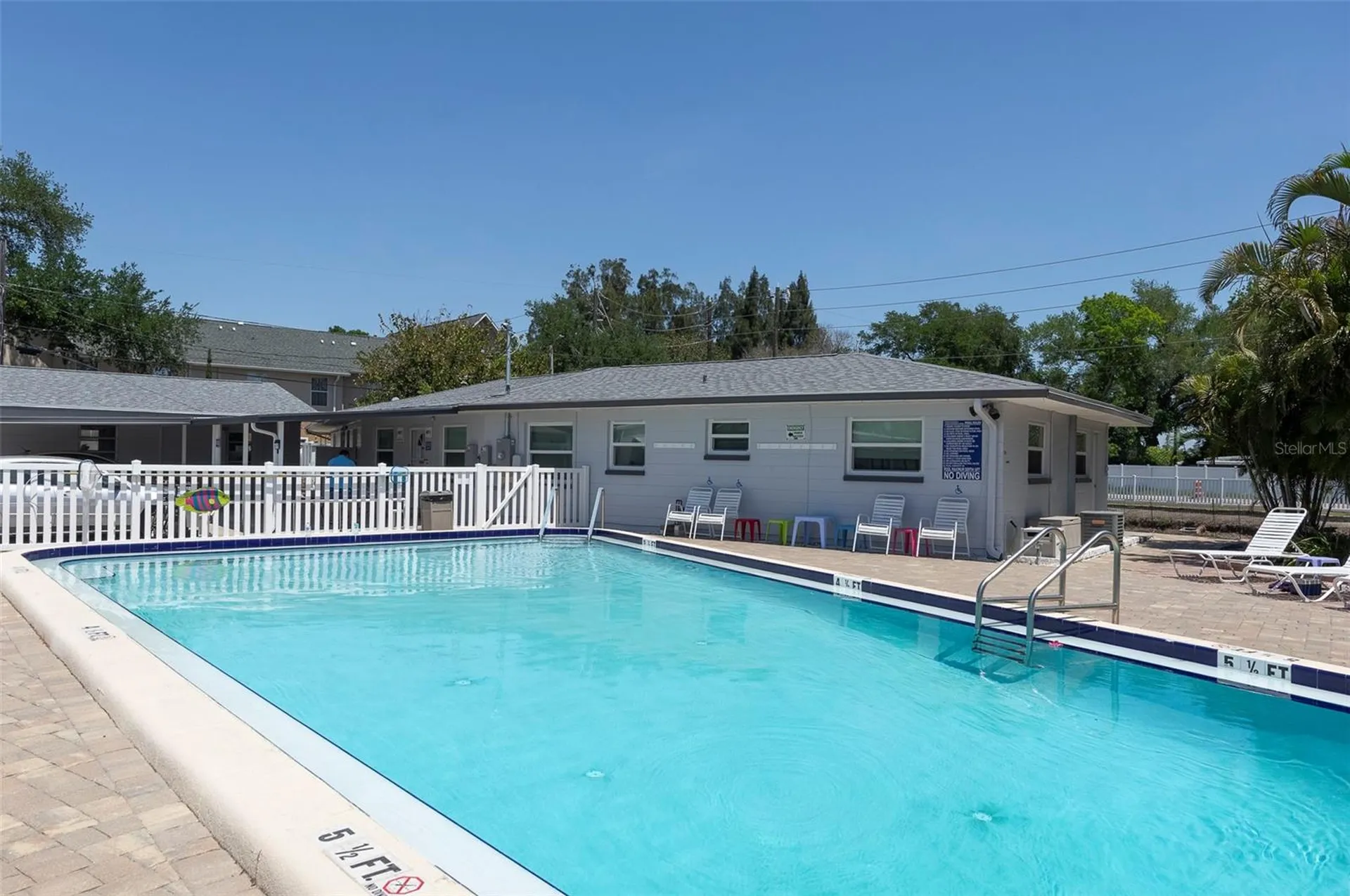 4368 72nd Way N St Petersburg FL 33709