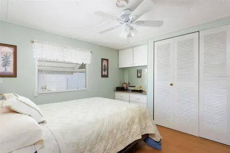 4368 72nd Way N St Petersburg FL 33709