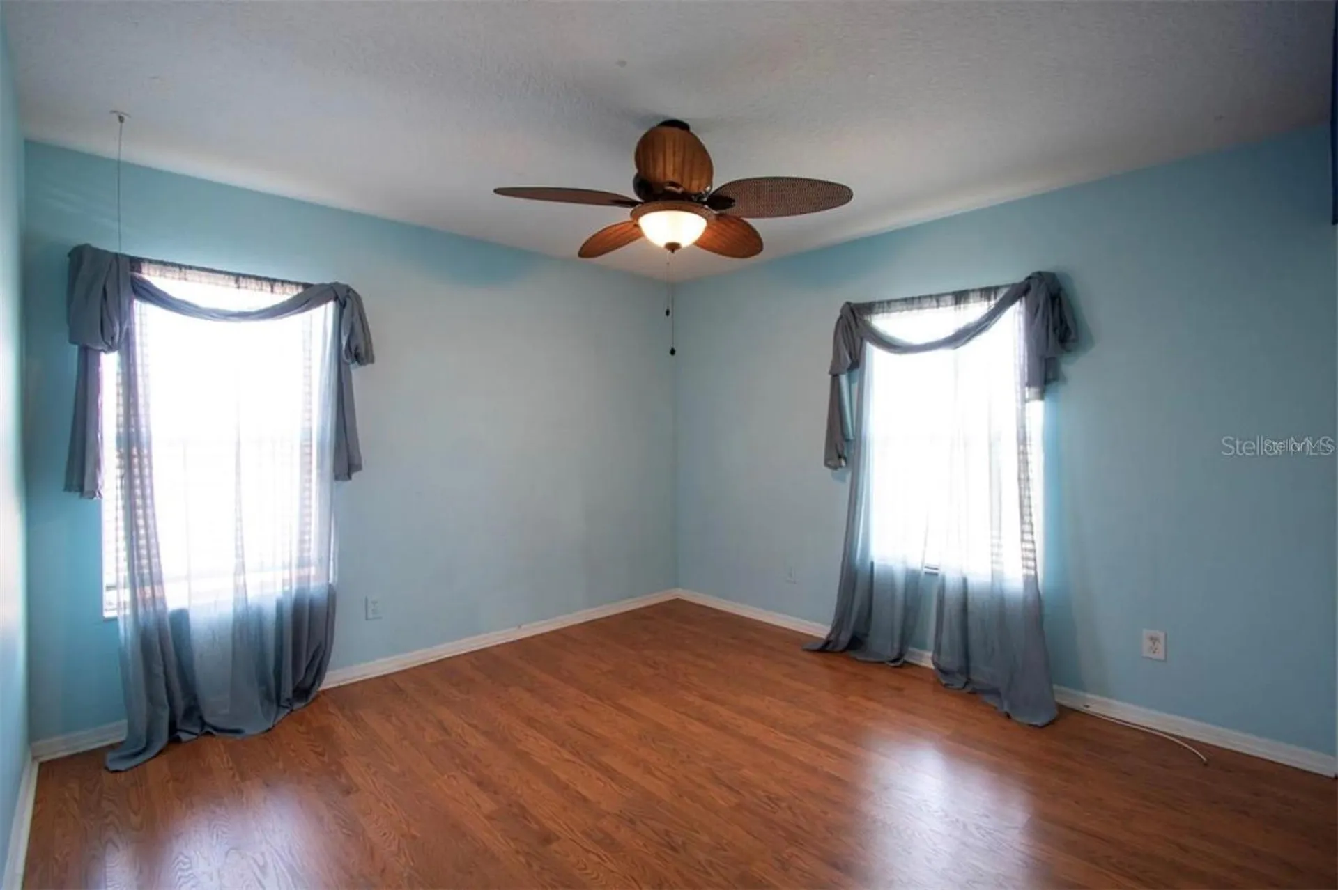 1412 Blackwater Pond Drive Orlando FL 32828