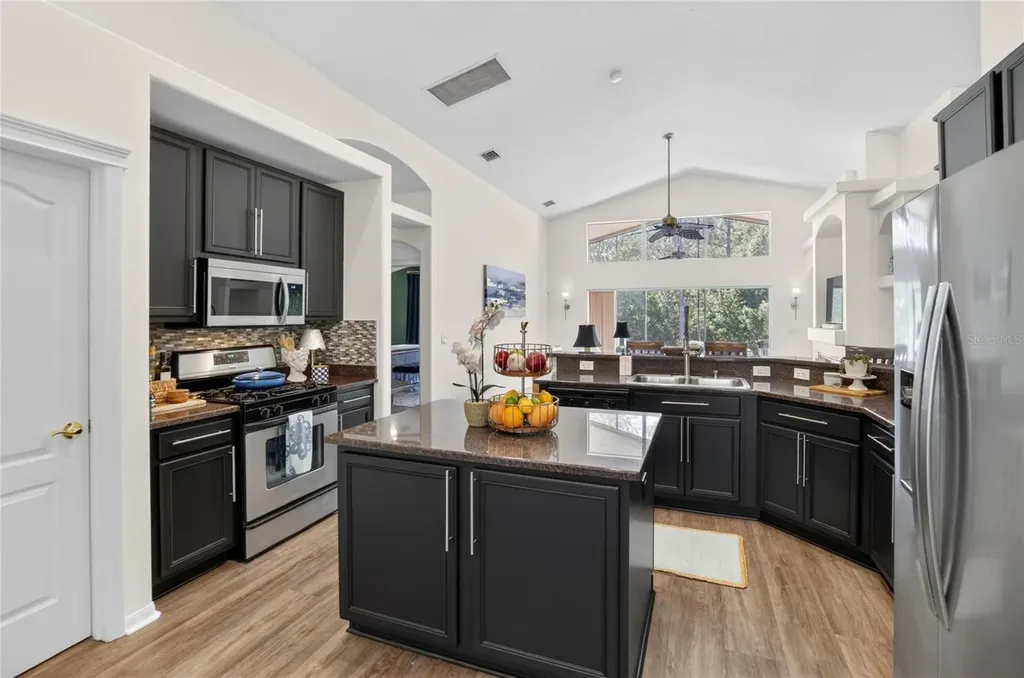8215 Myrtle Point Way Tampa FL 33647