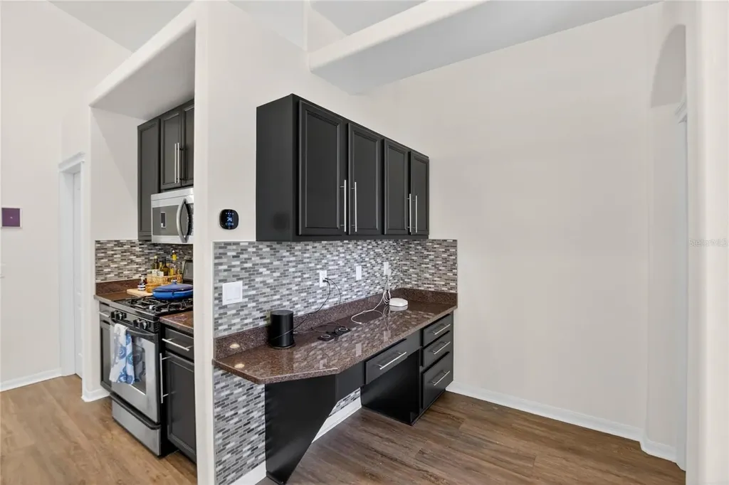 8215 Myrtle Point Way Tampa FL 33647