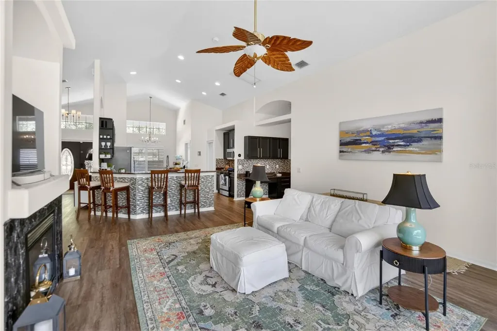 8215 Myrtle Point Way Tampa FL 33647