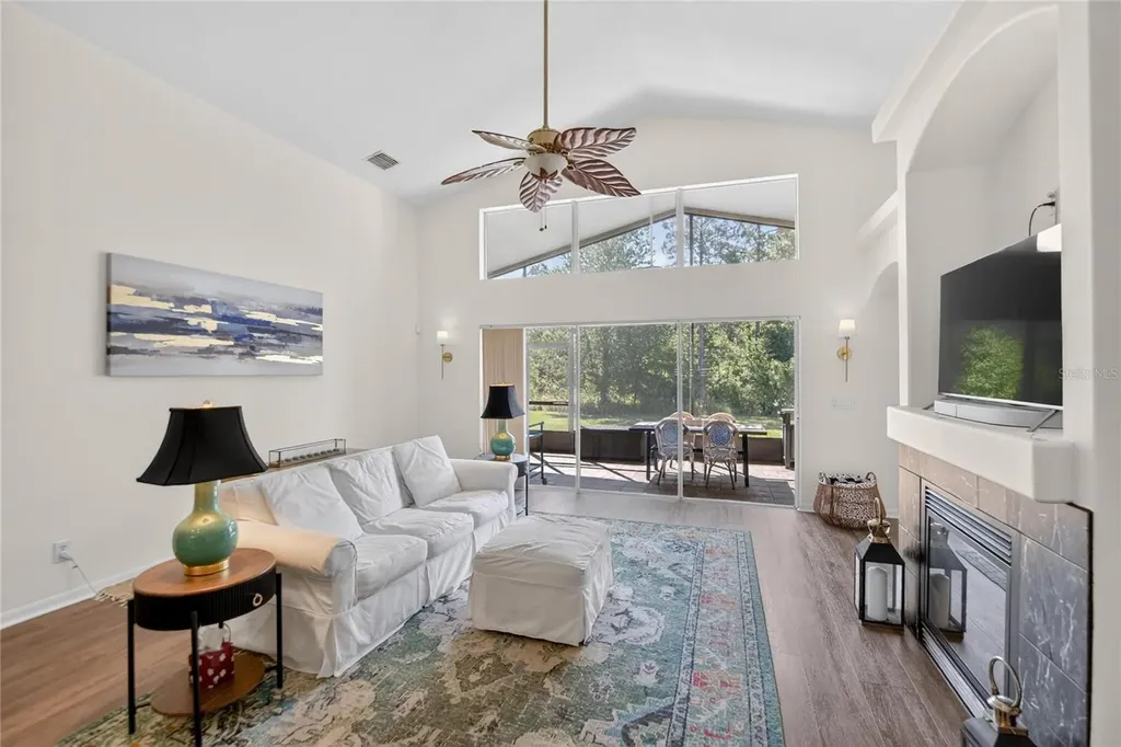 8215 Myrtle Point Way Tampa FL 33647
