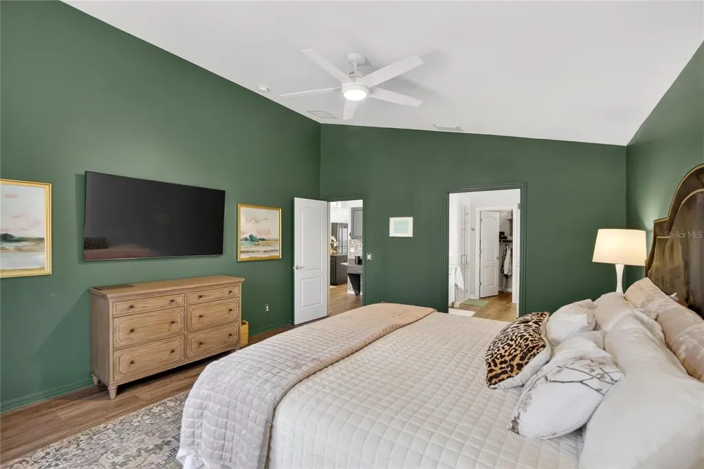 8215 Myrtle Point Way Tampa FL 33647
