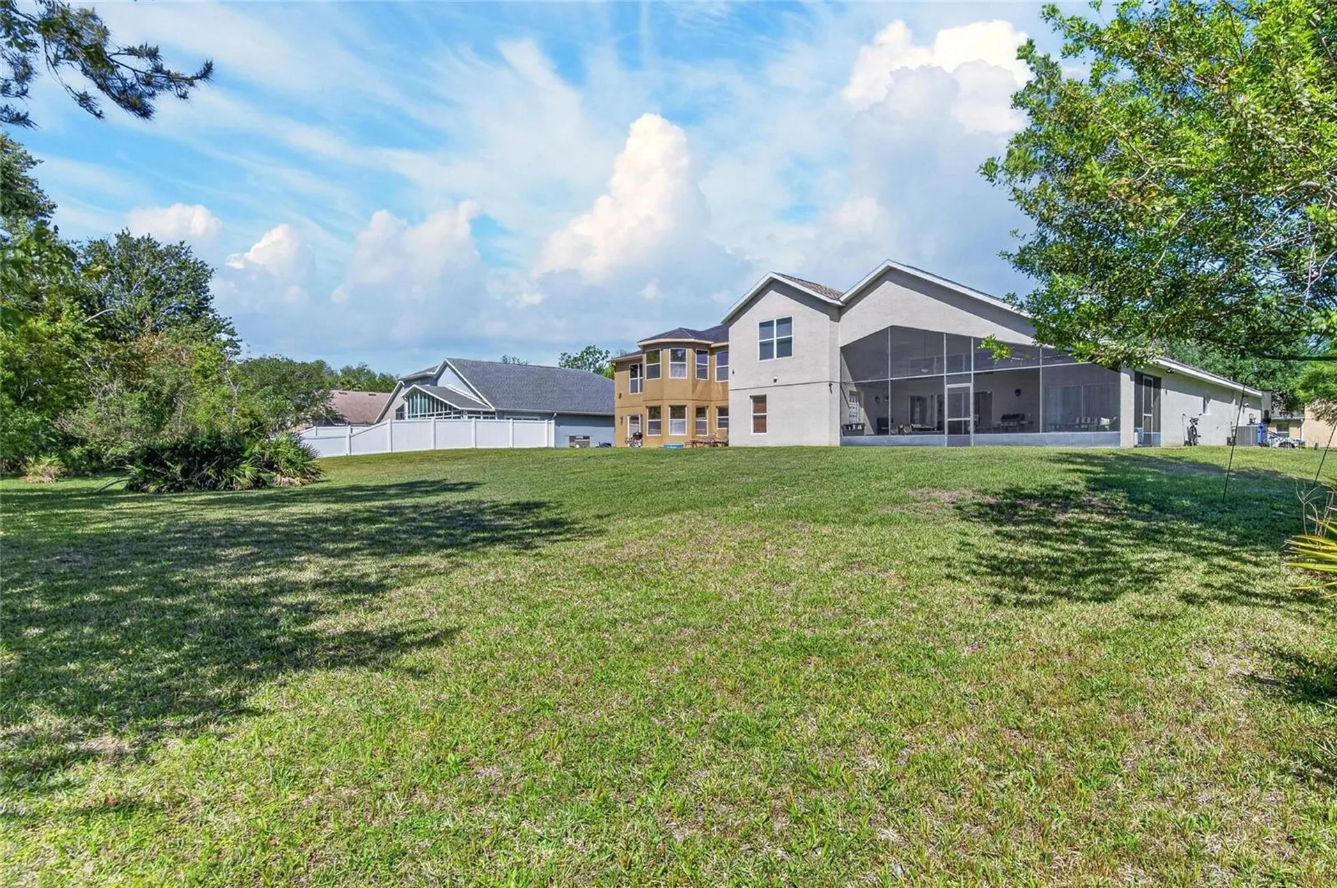 8215 Myrtle Point Way Tampa FL 33647