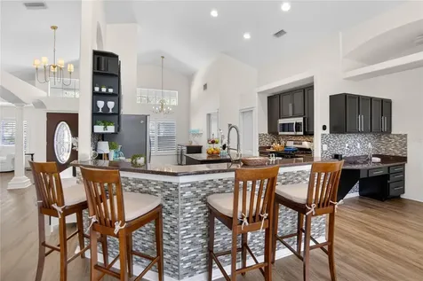 8215 Myrtle Point Way Tampa FL 33647