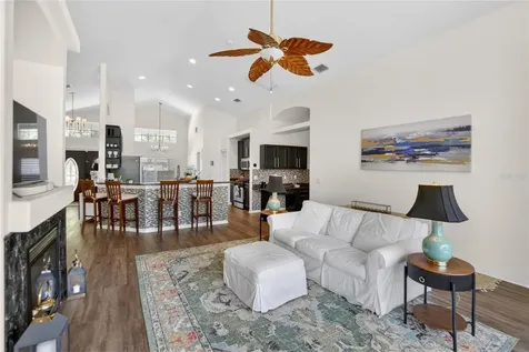 8215 Myrtle Point Way Tampa FL 33647