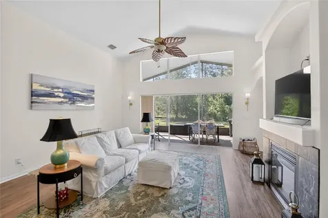 8215 Myrtle Point Way Tampa FL 33647