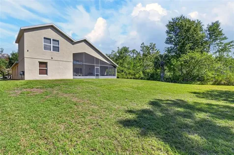 8215 Myrtle Point Way Tampa FL 33647