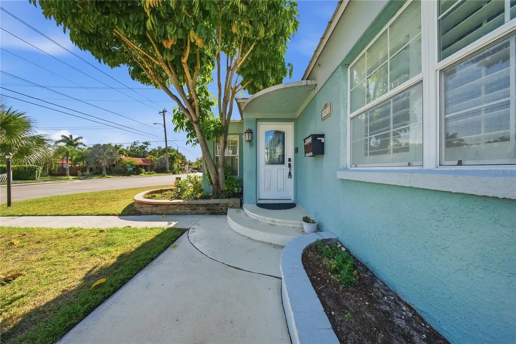 3921 W Bay To Bay Boulevard Tampa FL 33629