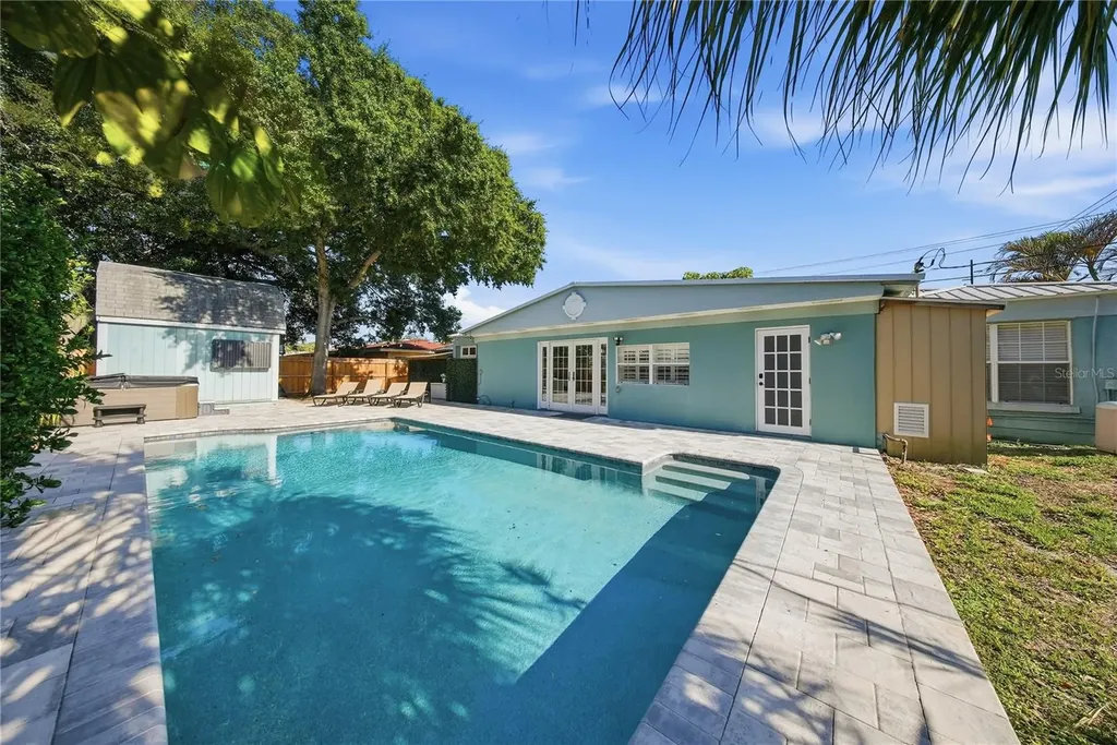 3921 W Bay To Bay Boulevard Tampa FL 33629