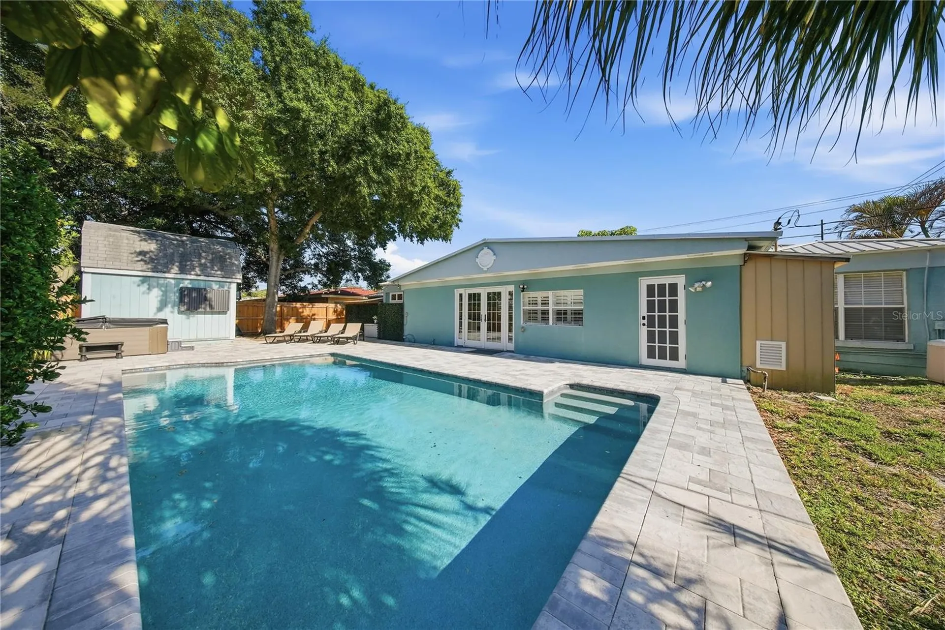 3921 W Bay To Bay Boulevard Tampa FL 33629