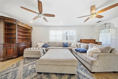 3921 W Bay To Bay Boulevard Tampa FL 33629