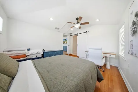 3921 W Bay To Bay Boulevard Tampa FL 33629