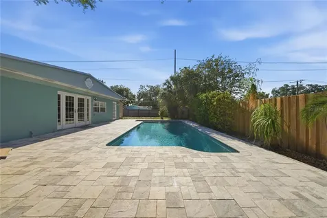 3921 W Bay To Bay Boulevard Tampa FL 33629