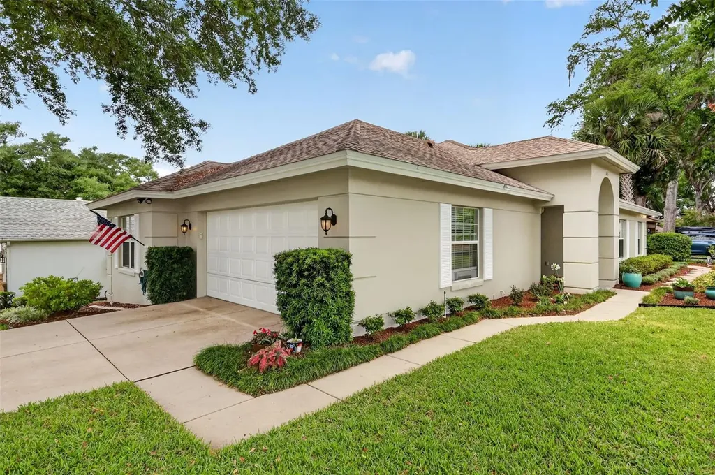 605 Sandlake Court Mount Dora FL 32757