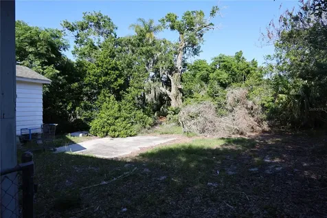 232 C Street Lake Wales FL 33853