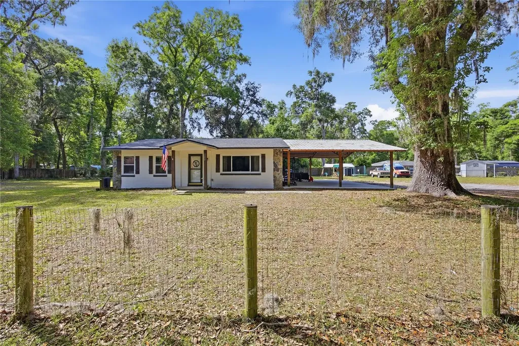 4240 NE 132nd Place Anthony FL 32617