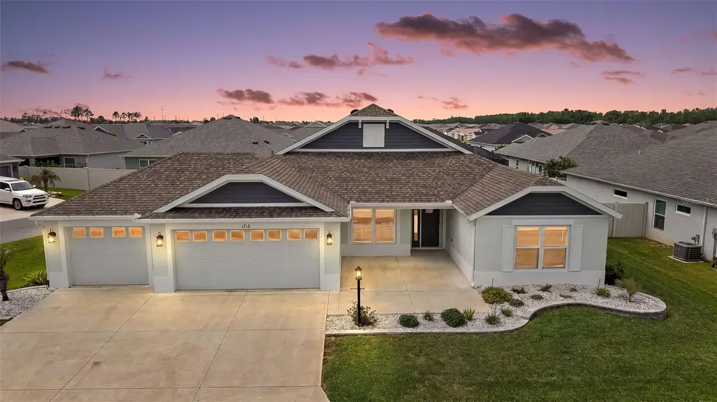 1713 Robbins Road The Villages FL 34762