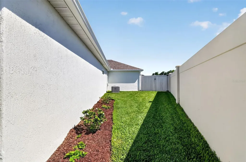 1713 Robbins Road The Villages FL 34762