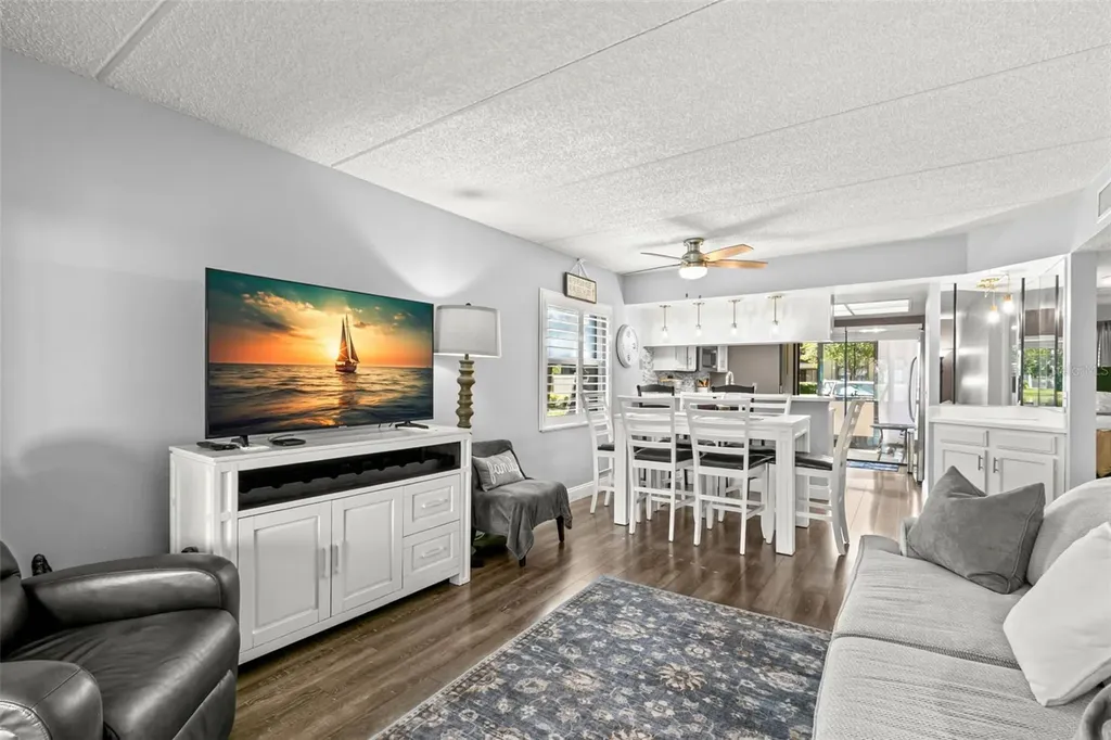 237 Woodlake Wynde Oldsmar FL 34677