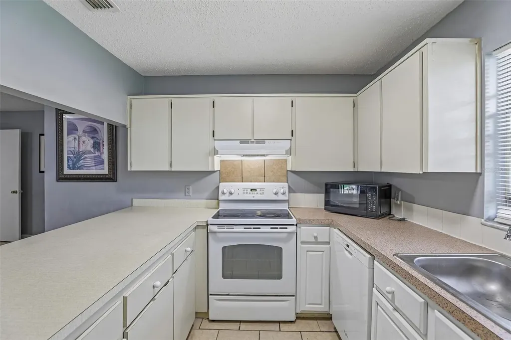 1526 Tangelo Circle Kissimmee FL 34746