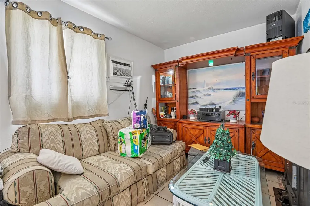 1526 Tangelo Circle Kissimmee FL 34746